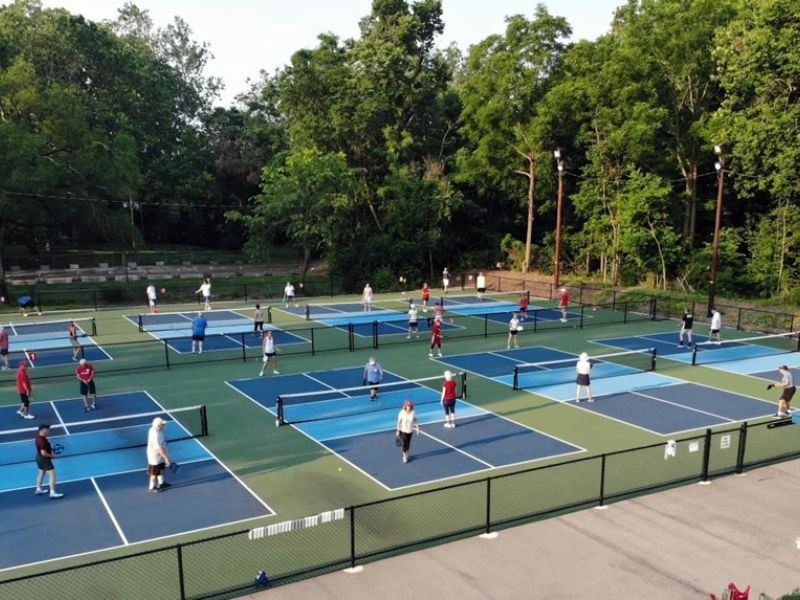 Dịch vụ marketing sân Pickleball với 3 cách quảng bá hiệu quả 5 Thường xuyên cải thiện chất lượng sân